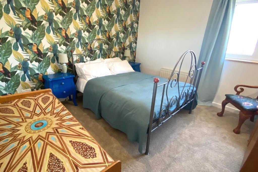 Lovely 3 Bedroom House In The Centre Of Лавенем Екстериор снимка