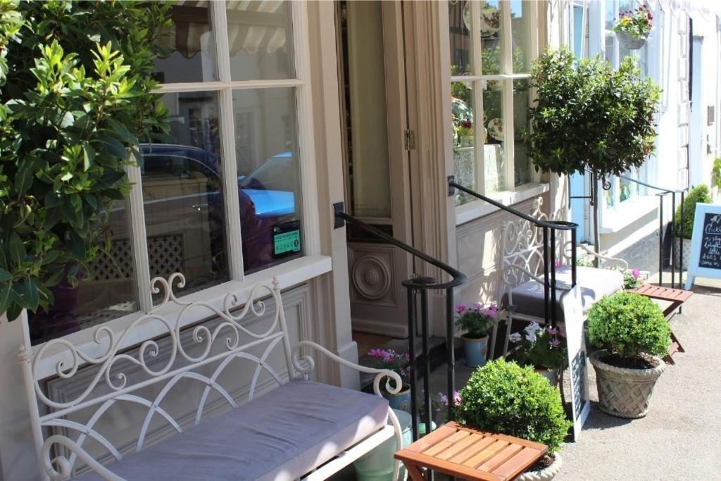 Lovely 3 Bedroom House In The Centre Of Лавенем Екстериор снимка