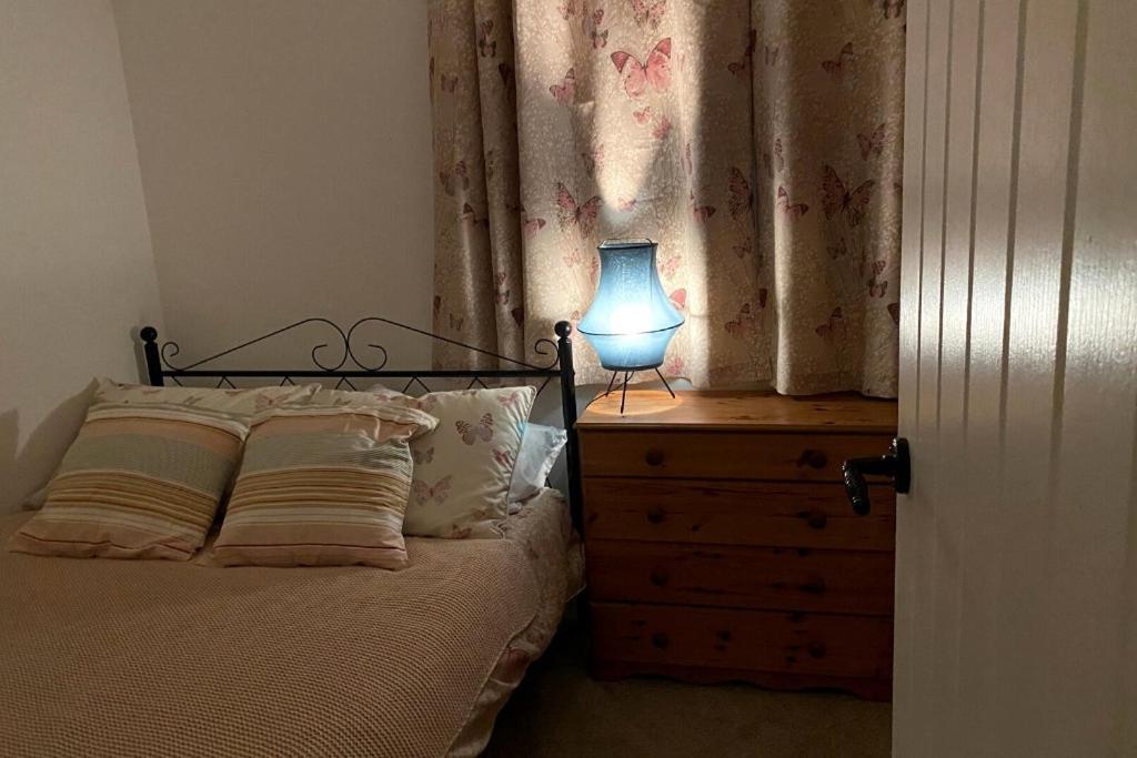 Lovely 3 Bedroom House In The Centre Of Лавенем Екстериор снимка