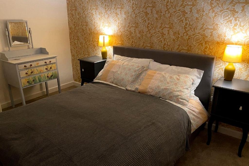 Lovely 3 Bedroom House In The Centre Of Лавенем Екстериор снимка